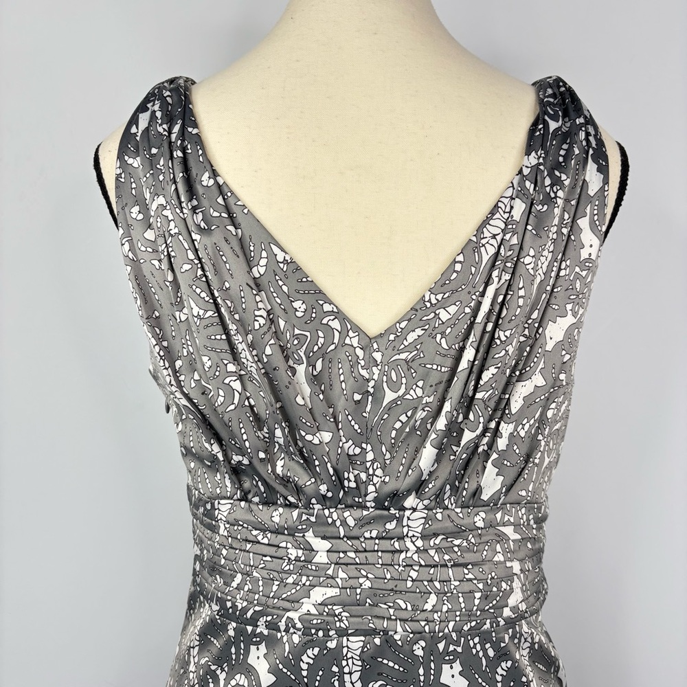 The Limited Y2K Babydoll Sleeveless Grecian‎ Silver Grey Satin V-neck Top - Picture 11 of 15